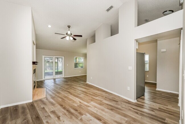 Foto del edificio - 914 Axlewood Cir