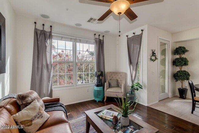 Foto del edificio - 893 S Osborn Ln