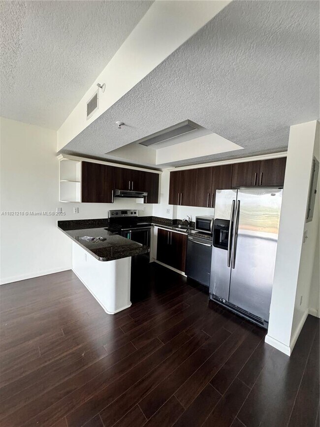 Building Photo - 3500 Coral Wy