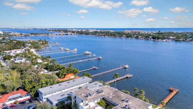 Foto del edificio - 1202 S Lake Dr