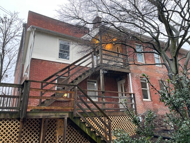 Foto del edificio - 89 College St