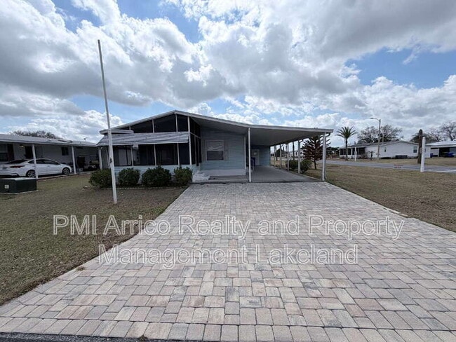 Building Photo - 1504 Valiant Dr