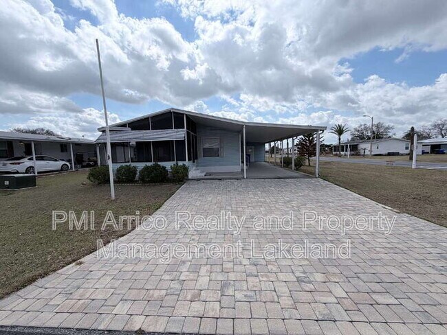 Foto del edificio - 1504 Valiant Dr