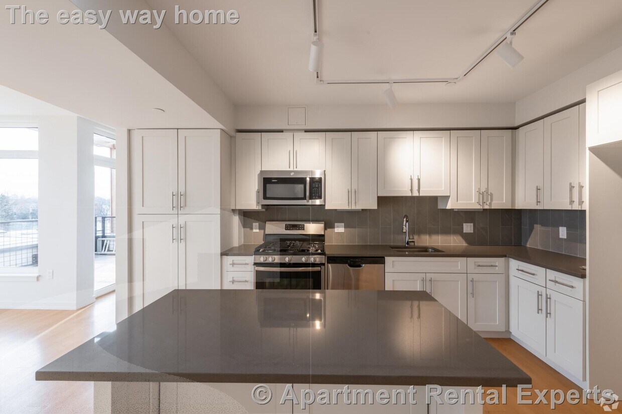 Primary Photo - 77 New St