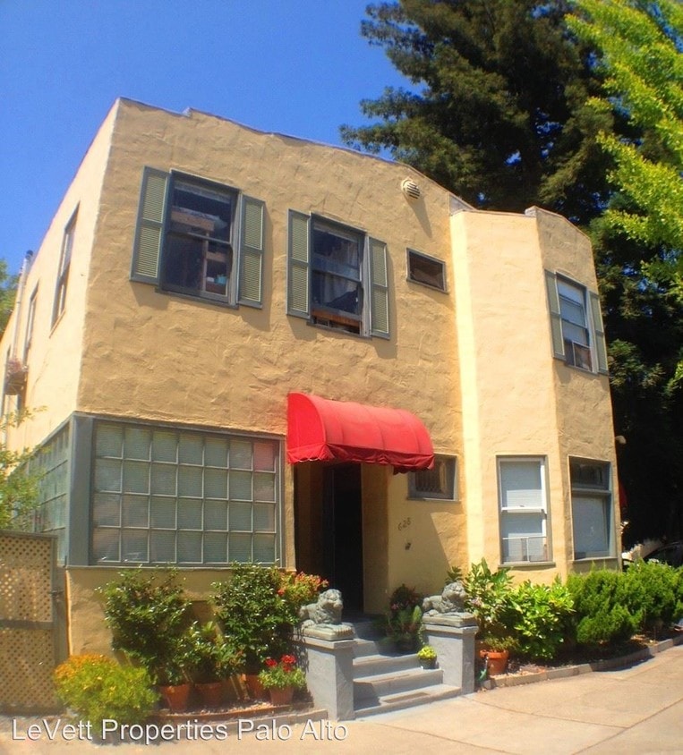 Primary Photo - 628 Waverley St