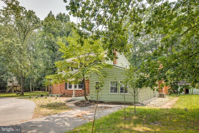 Building Photo - 496 Tuckerton Rd