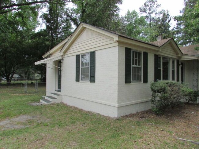 Foto del edificio - Freshly Updated 3 Bedroom Home