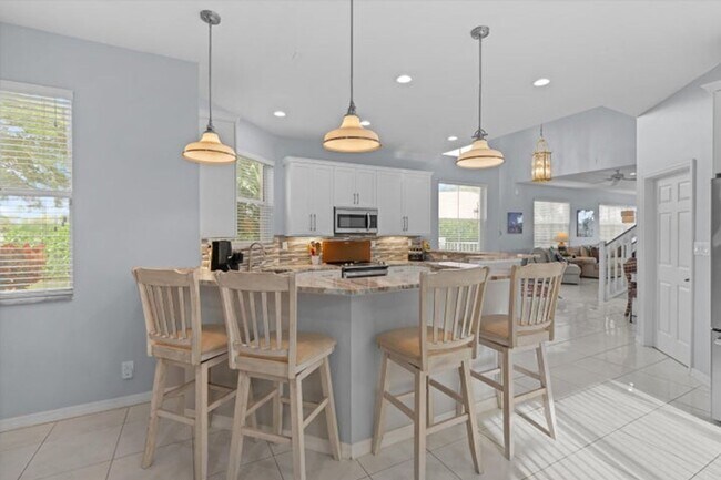 Building Photo - 2104 Country Golf Dr