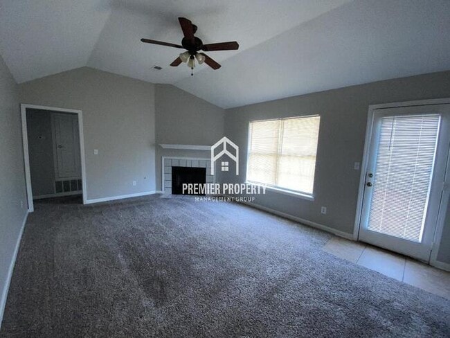 Building Photo - 2684 Bay Pointe Cir N