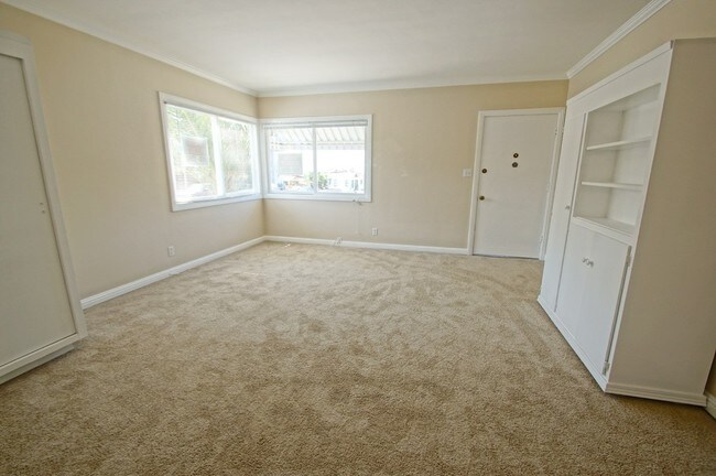 Windows provide brightness & Ocean View - 3202 Highland Ave