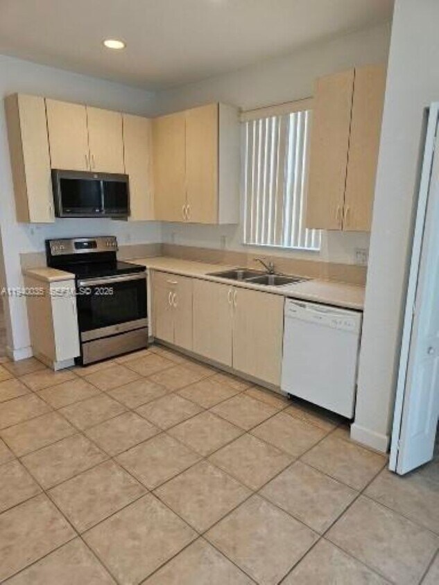 Foto del edificio - 2160 NE 37th Rd