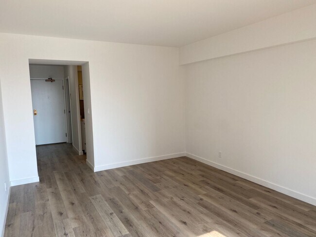 Building Photo - 1177 California St
