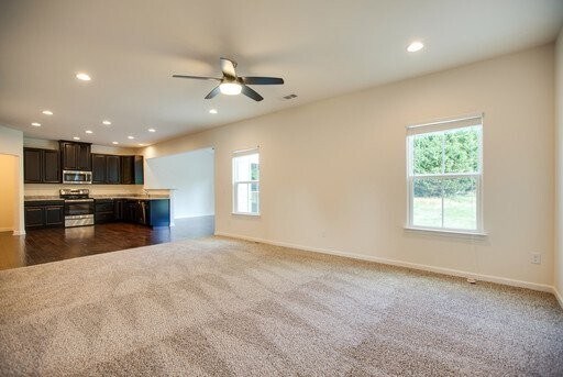 Foto del edificio - Beautiful 4 Bed 2.5 Bath Home In Spring Hill