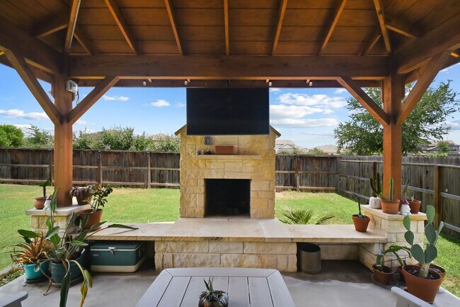 Foto del edificio - 4 Bedroom/2 Bath Kallison Ranch Subdivision