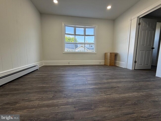 Building Photo - 517 Bentley Ave