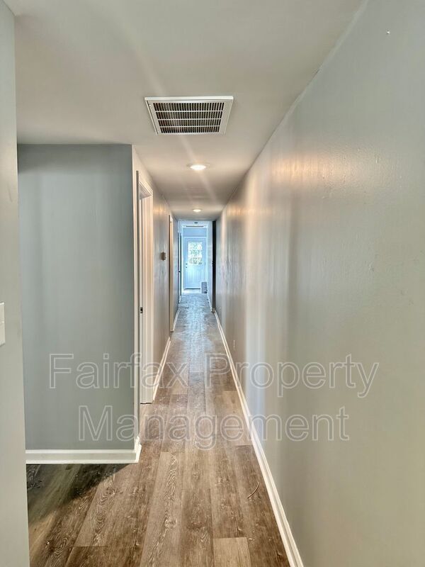Building Photo - 2213 Fitzgerald Ave