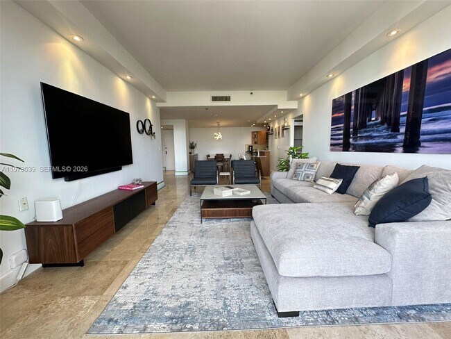 Foto del edificio - 251 Crandon Blvd