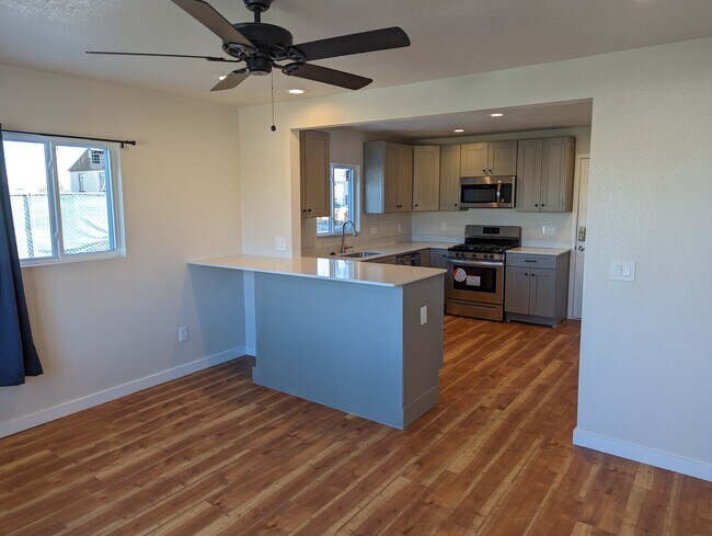 Building Photo - 3394 W Gill Pl