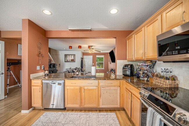 Foto del edificio - 2-Bedroom Townhome Near Downtown Erie