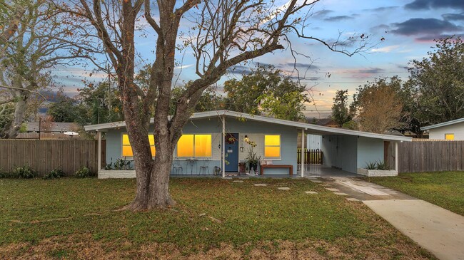 Building Photo - Cozy Remodeled 3/2 in North Orlando! Avail...