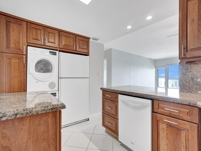 Foto del edificio - 2100 S Ocean Ln