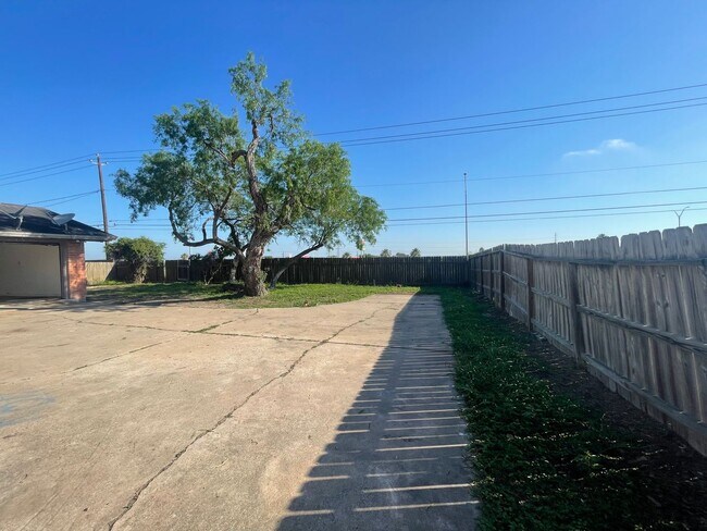 Foto del edificio - Spacious Northwest Single-Family Home for Rent