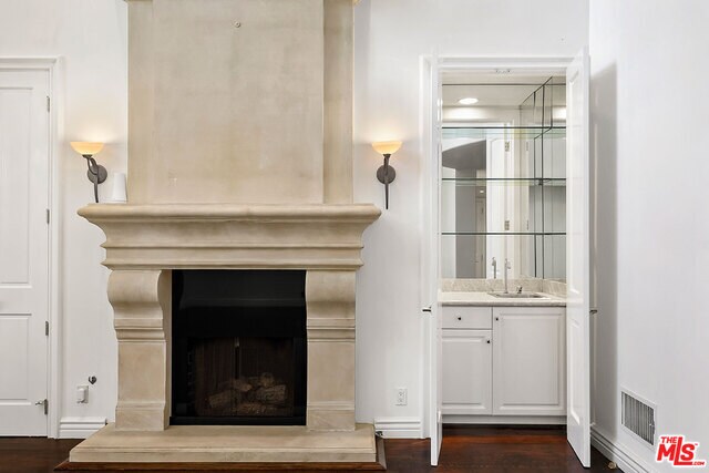 Building Photo - 11500 San Vicente