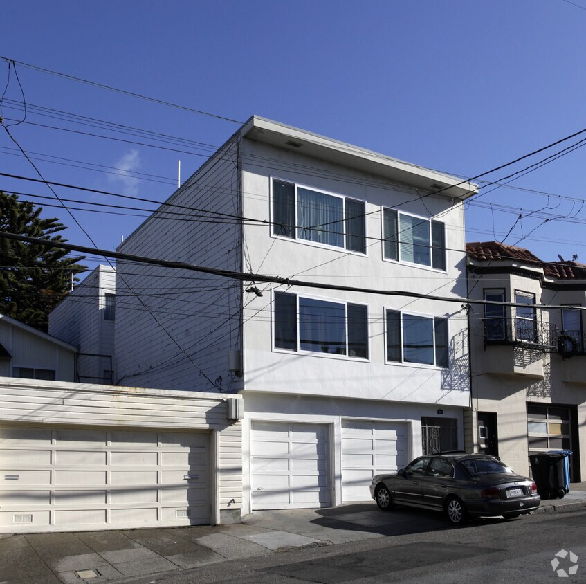 Primary Photo - 831 Brazil Ave