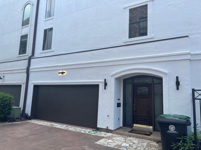 Building Photo - 1635 Sage St