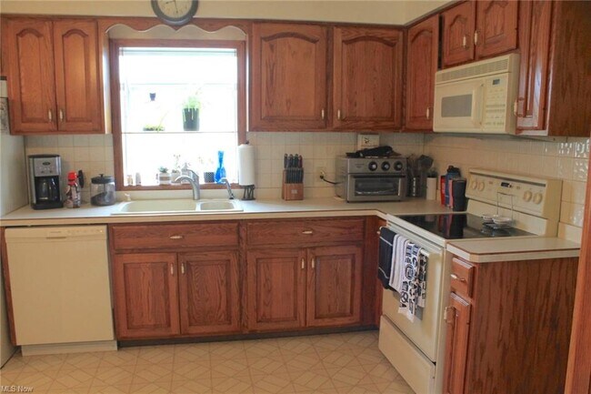 Building Photo - 5650 Cascade Ct