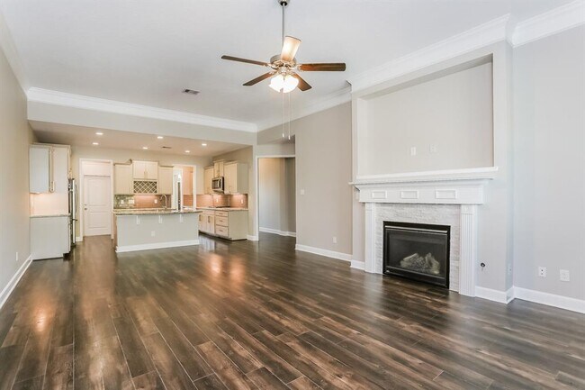 Foto del edificio - 9923 Oaklawn Dr