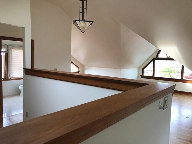 Foto del edificio - 3053 36th Ave SW
