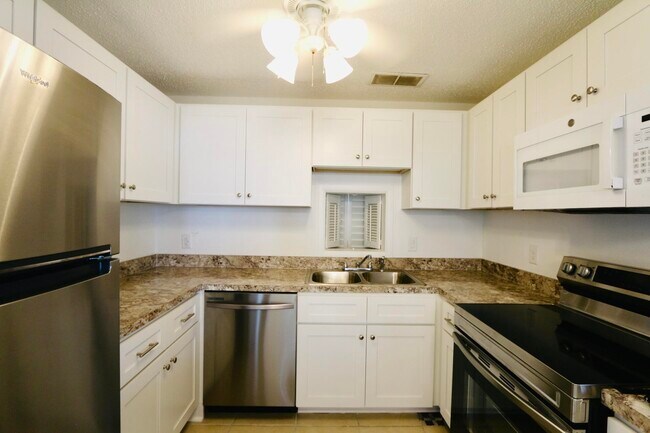 Foto del edificio - 229 S McMullen Booth Rd