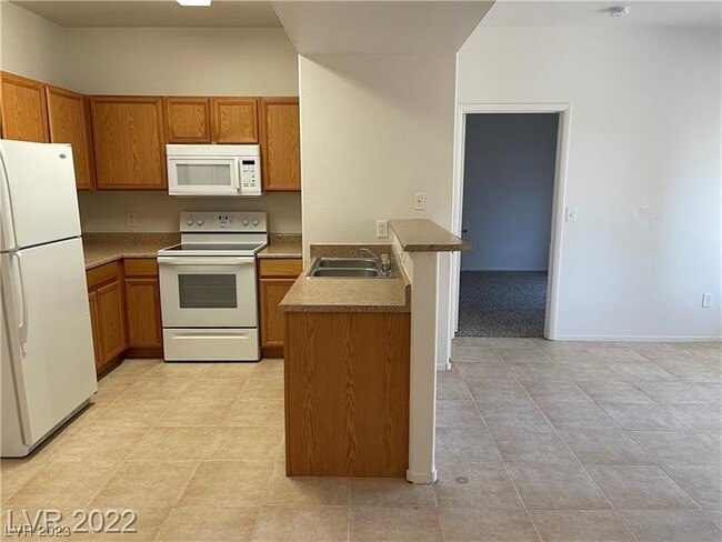 Building Photo - 2031 Hussium Hills St
