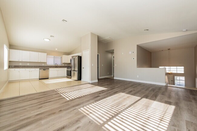 Building Photo - 4511 Grotto Ct