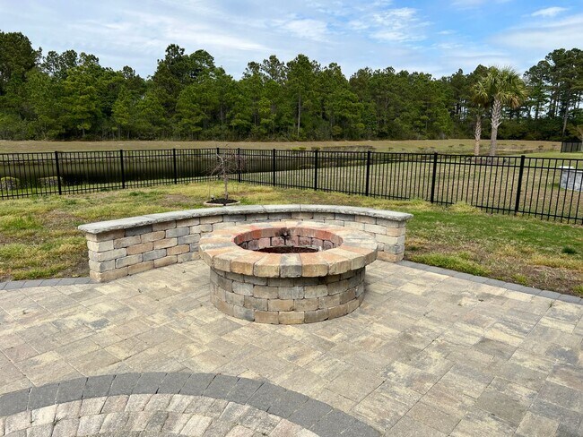Building Photo - Pet-friendly, 4 Bedroom, 2.5 Bath Home for...