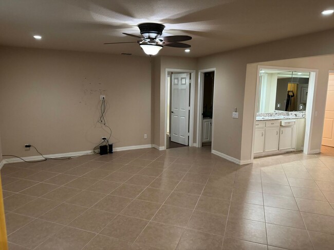 Building Photo - GREAT LUXURY CONDO  |  GATED  |  MEDICAL C...