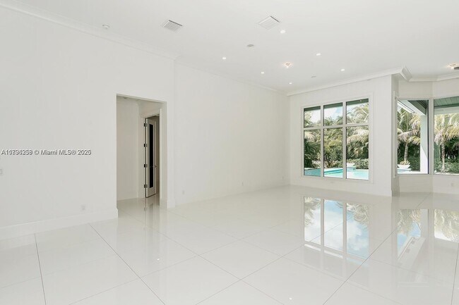 Foto del edificio - 10181 Key Plum St