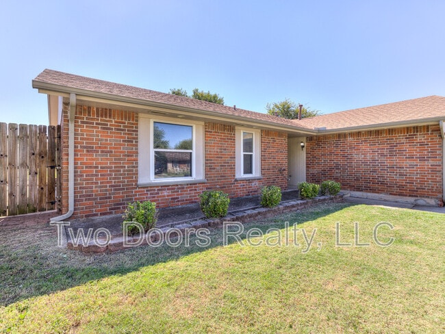 Building Photo - 3900 Hiddleston Cir