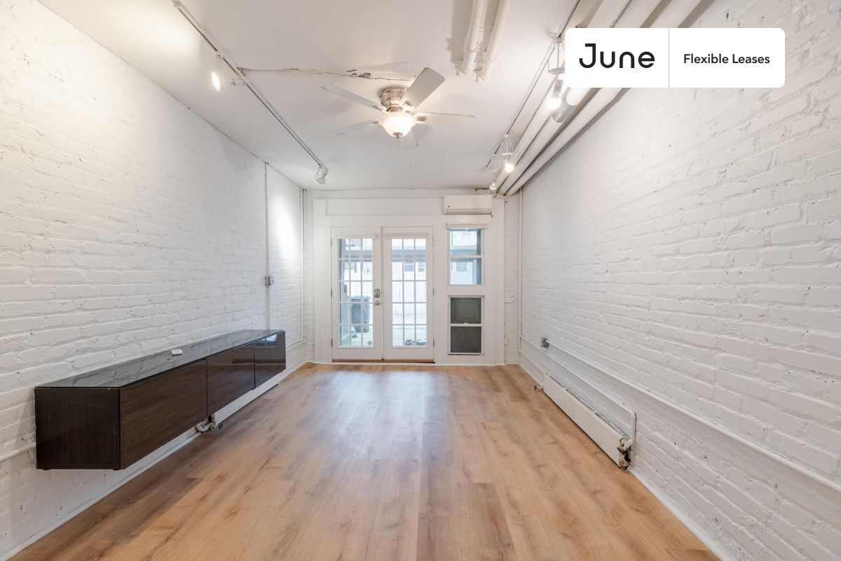 Photo - 1443 Parkwood Pl NW