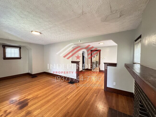 Building Photo - 2720 Dwight Ave