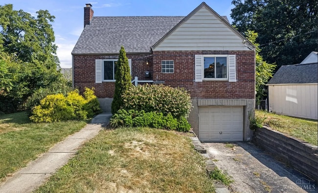 Building Photo - 5592 Raceview Ave