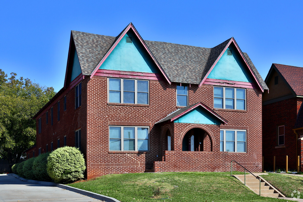 Primary Photo - 600 NW 30th
