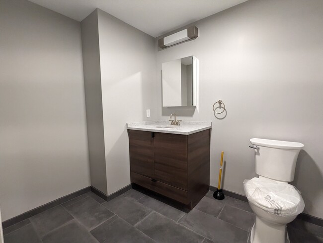 Building Photo - 128 Hemenway St