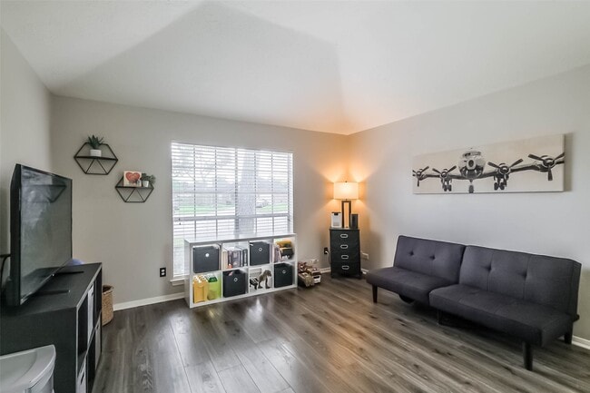 Foto del edificio - 4311 Duesenberg Ct