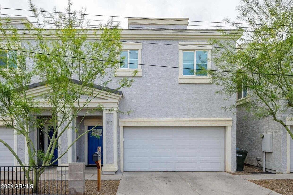 Foto principal - 1341 E Polk St