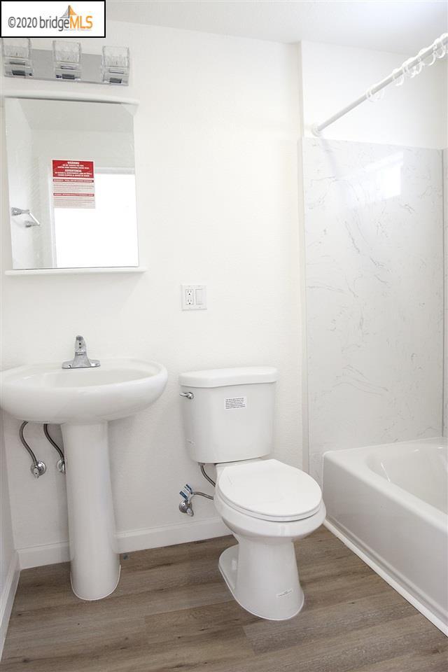 Foto del edificio - 7708 Hillmont Dr