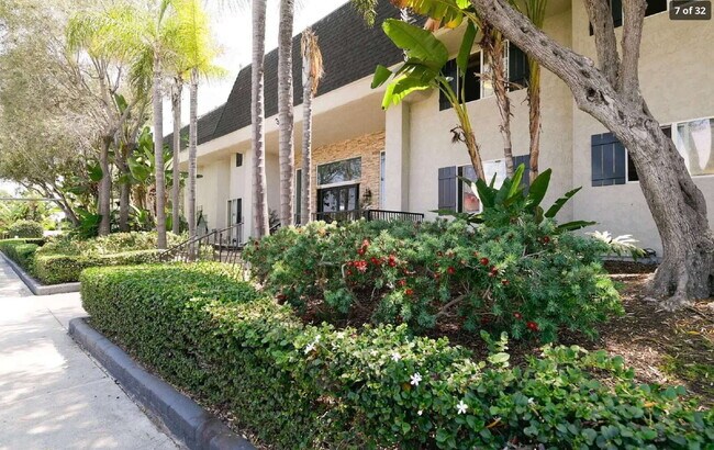Building Photo - $3,095 - Bright 2BD/2BA Condo in the Heart of Normal Heights