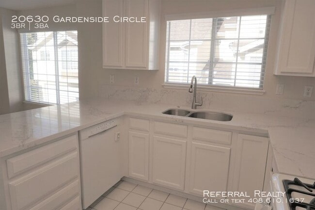 Building Photo - 20630 Gardenside Cir