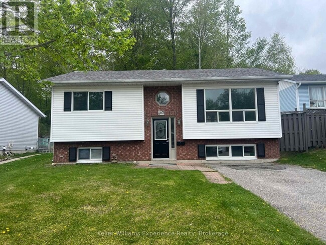 Building Photo - 807 Birchwood Dr